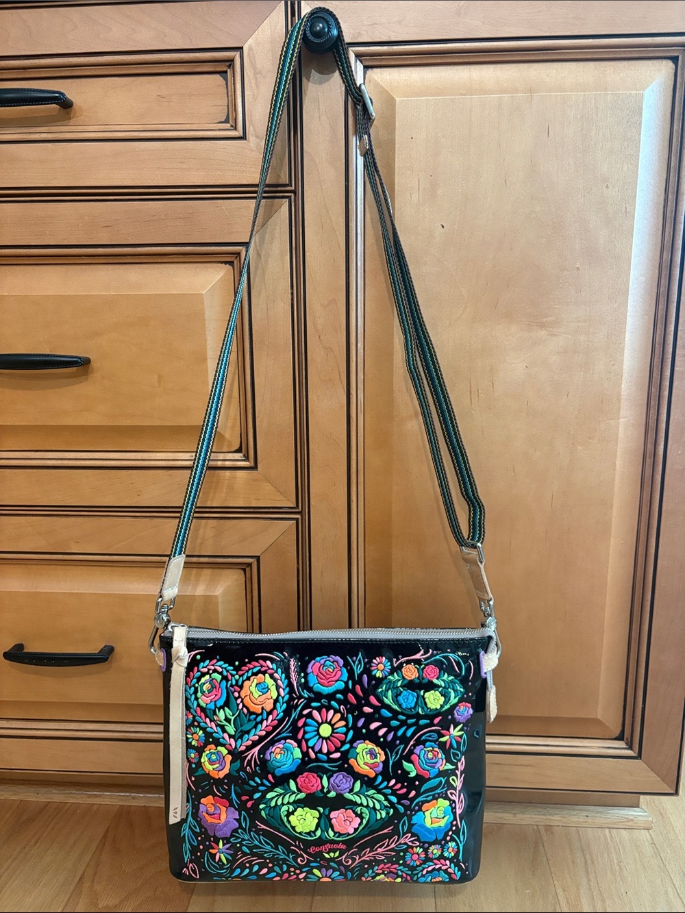 Consuela Downtown Rita Crossbody Bag neon, electric floral black handbag - Picture 4 of 17